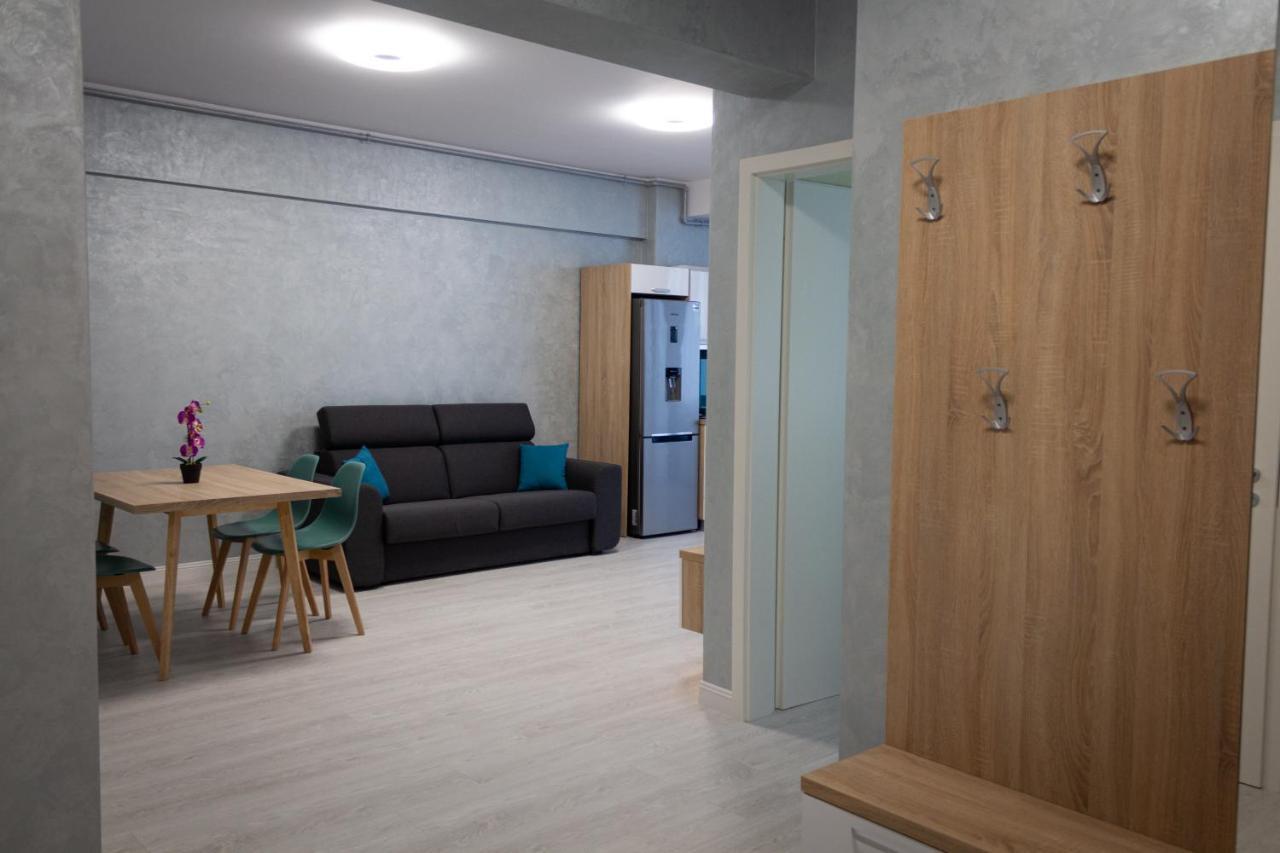 Appartamento Apartament Sara Mamaia Nord Năvodari Esterno foto