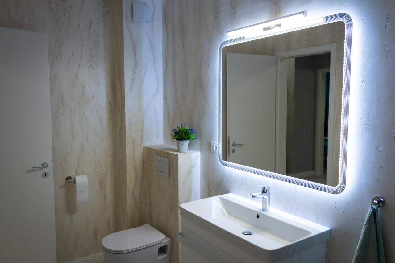 Appartamento Apartament Sara Mamaia Nord Năvodari Esterno foto